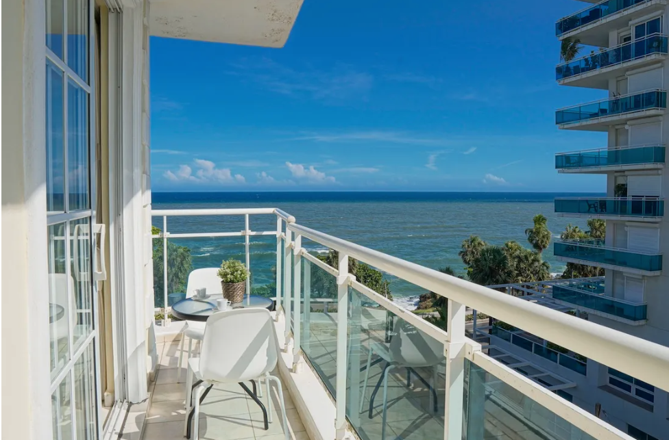 Luxury residential building with panoramic city views in Santo Domingo, Distrito Nacional - 4 bedrooms, 4 bathrooms, modern architecture with open terraces